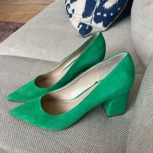 Marc Fisher green pumps